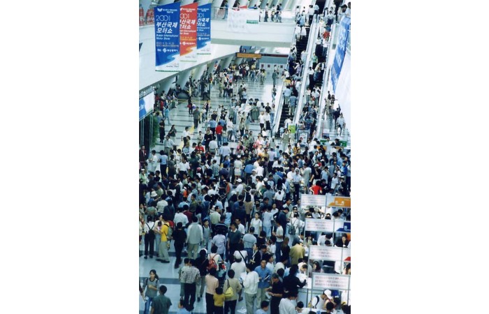 2001 Motor Show On-site coverage64