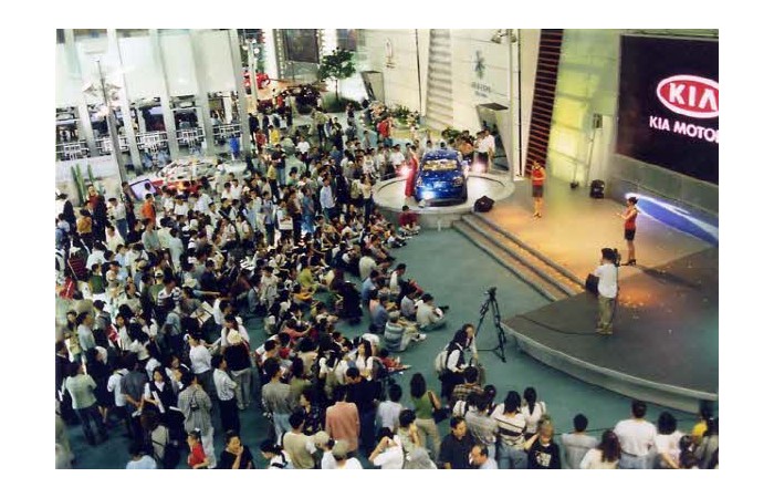 2001 Motor Show On-site coverage57