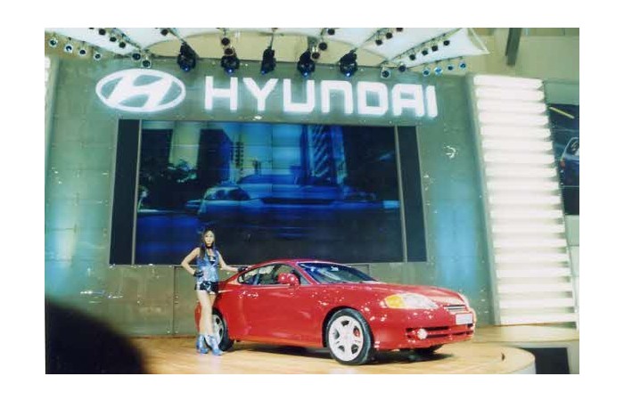 2001 Motor Show On-site coverage39