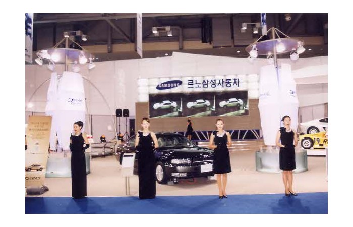 2001 Motor Show On-site coverage33