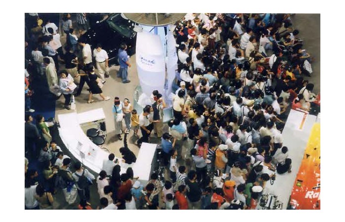 2001 Motor Show On-site coverage25