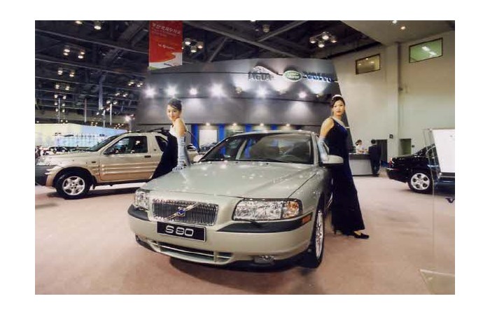 2001 Motor Show On-site coverage14