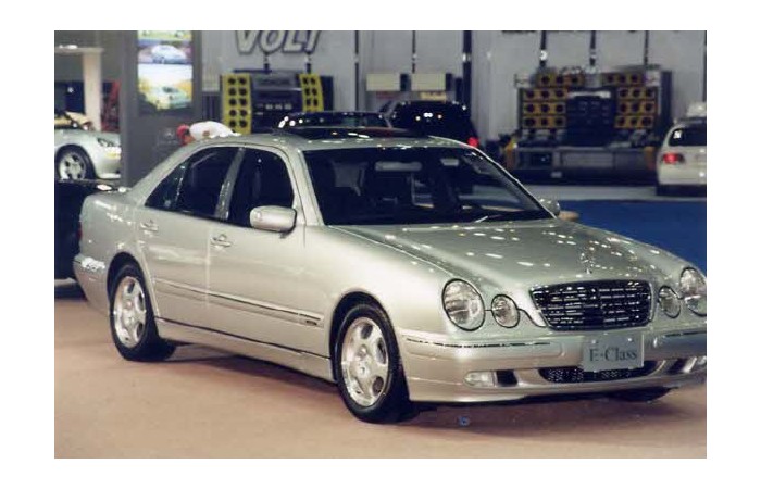 2001 Motor Show On-site coverage4