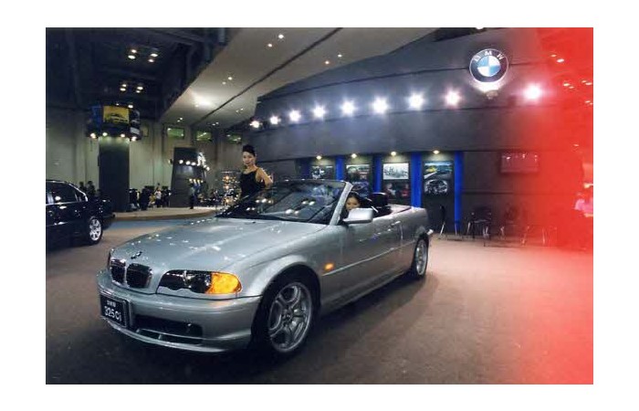 2001 Motor Show On-site coverage1