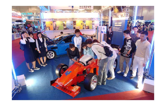 2003 Motor Show On-site coverage21