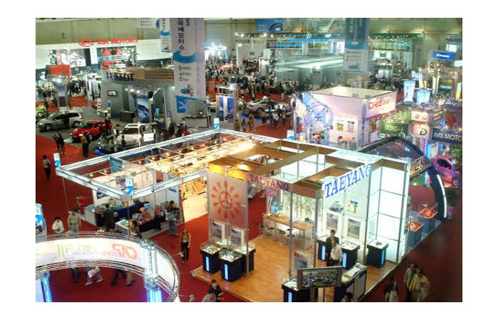 2003 Motor Show On-site coverage17