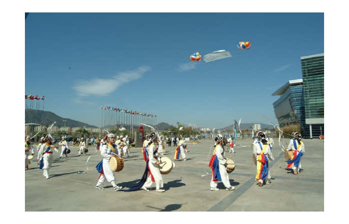 2003 Motor Show On-site coverage107