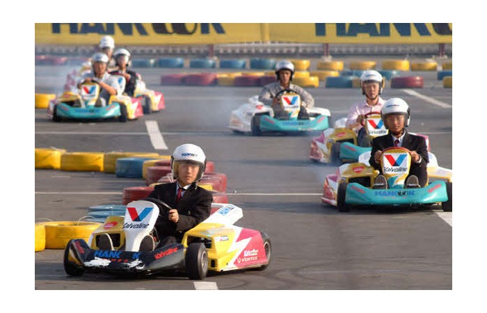 2003 Motor Show On-site coverage37