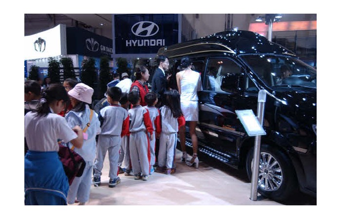 2003 Motor Show On-site coverage33