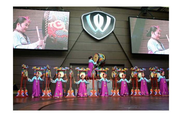 2001 Motor Show On-site coverage109