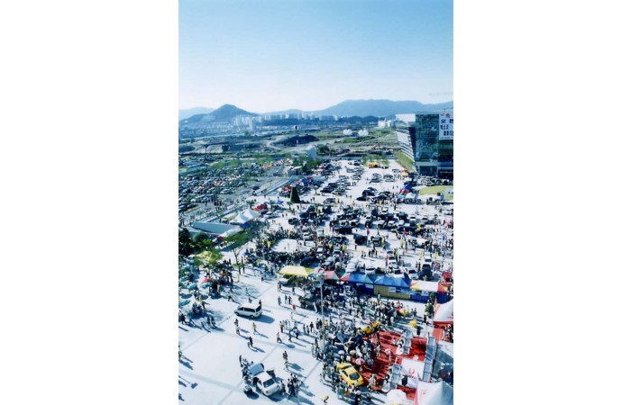 2001 Motor Show On-site coverage94