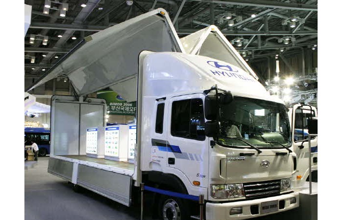2006 Busan International Motor Show display vehicle